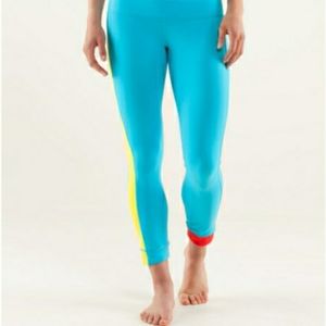 Lululemon Amped Crop Blue Red Yoga Gym Beach Sz 6
